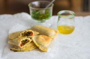 лепешка из чечевицы с овощной смесью внутри