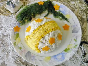 новогодний салат с кукурузой