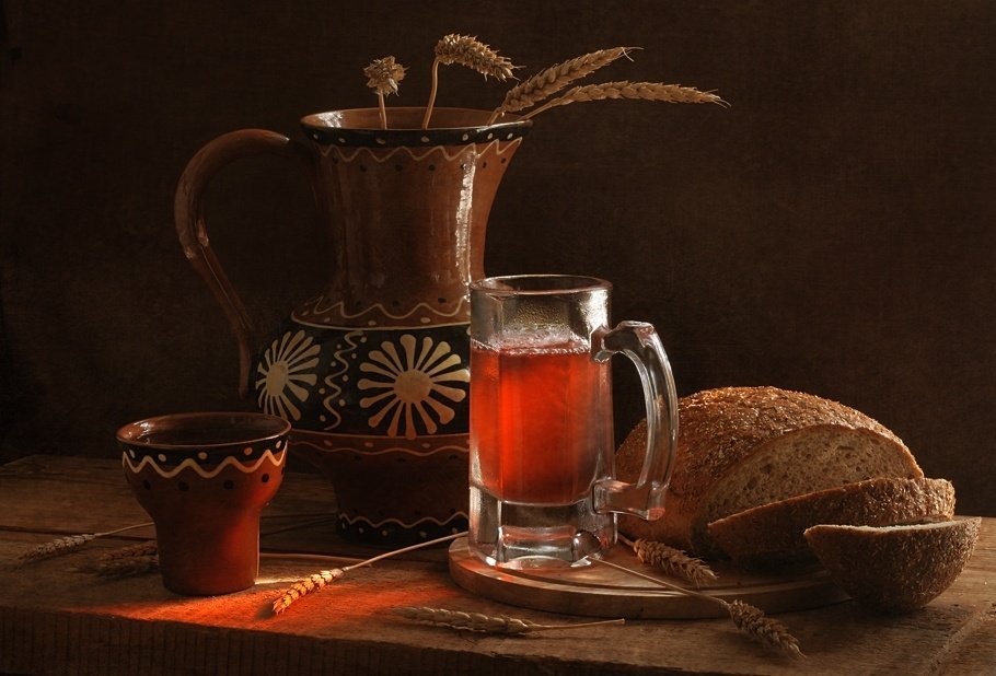 квас и кувшин